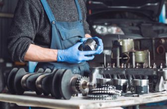 Réparation d'un moteur de voiture