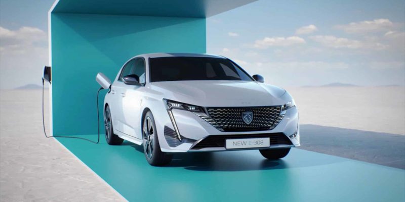 Peugeot revoit à la baisse le prix de sa e-308 après le tollé de son annonce précédente