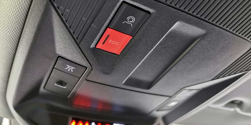 Bouton SOS Peugeot : c’est quoi et comment fonctionne-t-il ?