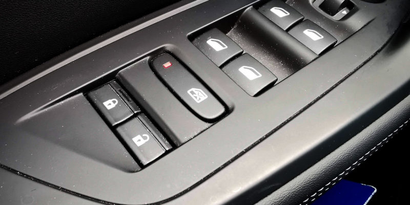 Activer le verrouillage automatique (anti car-jacking) sur votre Peugeot 308 pour plus de sécurité
